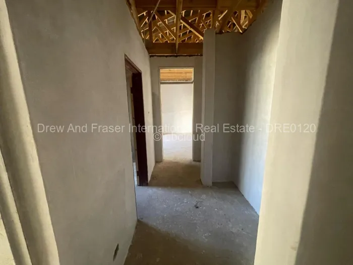 Townhouse/Cluster for Sale in Bluff Hill, Harare