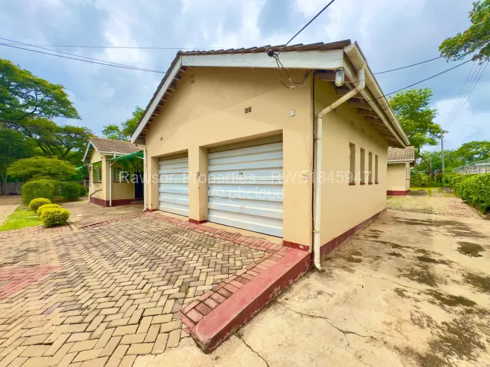 6 Bedroom House for Sale in Tynwald, Harare