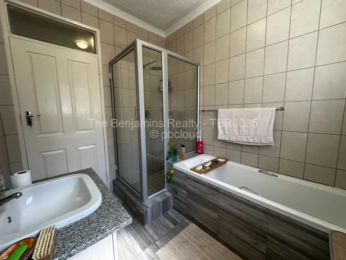 Townhouse/Complex/Cluster for Sale in Newlands, Harare