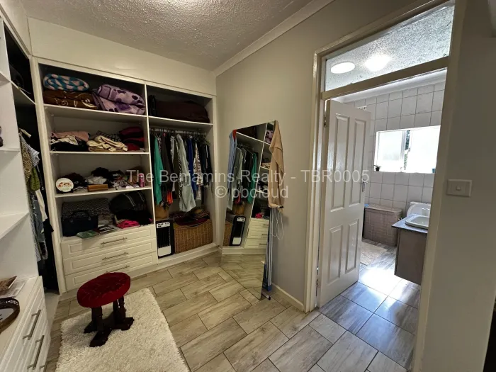 Townhouse/Complex/Cluster for Sale in Newlands, Harare
