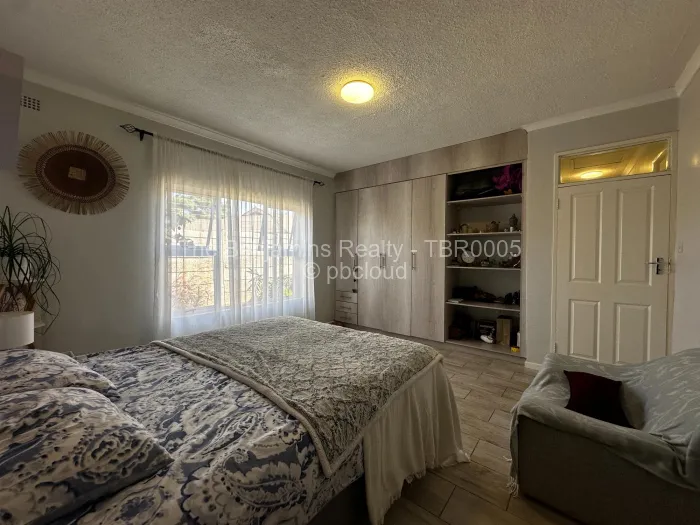 Townhouse/Complex/Cluster for Sale in Newlands, Harare