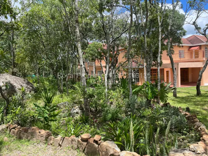 5 Bedroom House for Sale in Glen Lorne, Harare