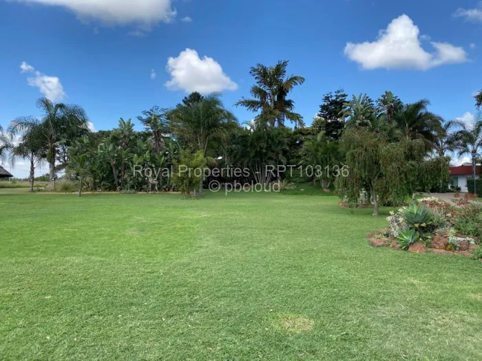 9 Bedroom House for Sale in Spitzkop, Harare