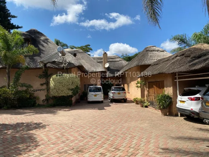 9 Bedroom House for Sale in Spitzkop, Harare