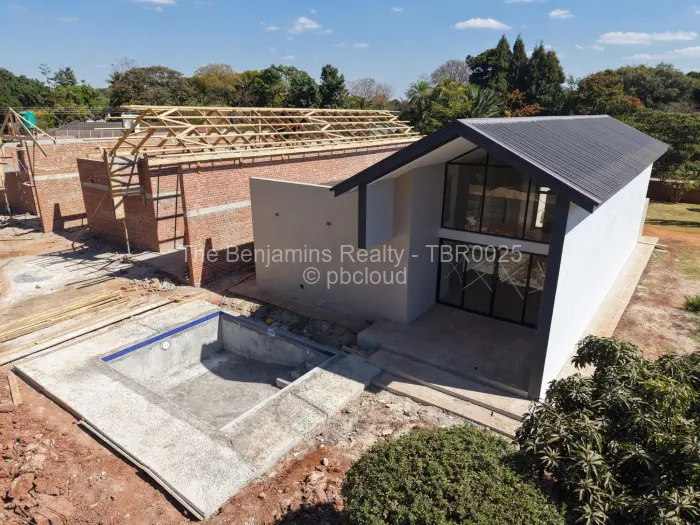 Townhouse/Cluster for Sale in Mount Pleasant, Harare