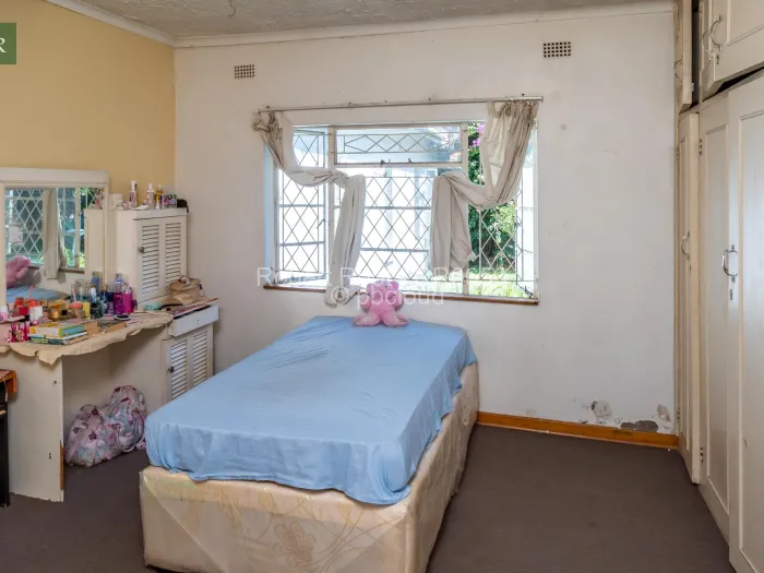 6 Bedroom House for Sale in Newlands, Harare