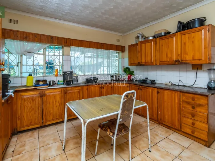 6 Bedroom House for Sale in Newlands, Harare