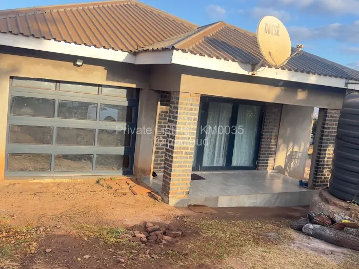 4 Bedroom House for Sale in Kambuzuma, Harare