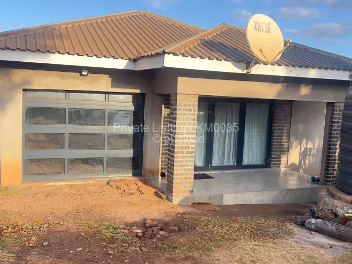 4 Bedroom House for Sale in Kambuzuma, Harare
