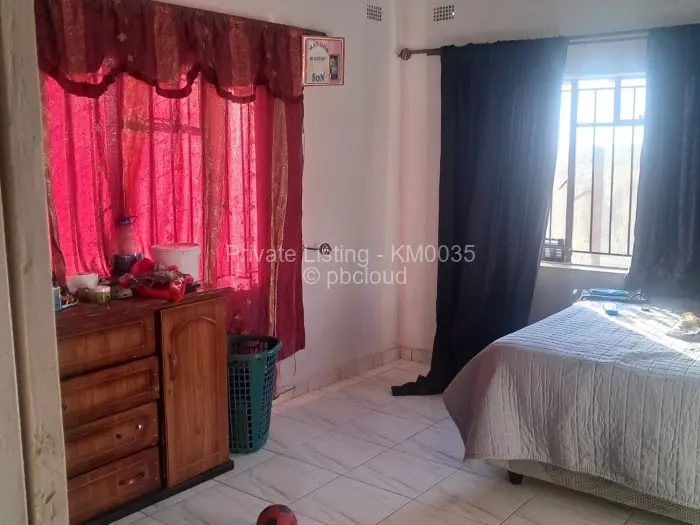 4 Bedroom House for Sale in Kambuzuma, Harare
