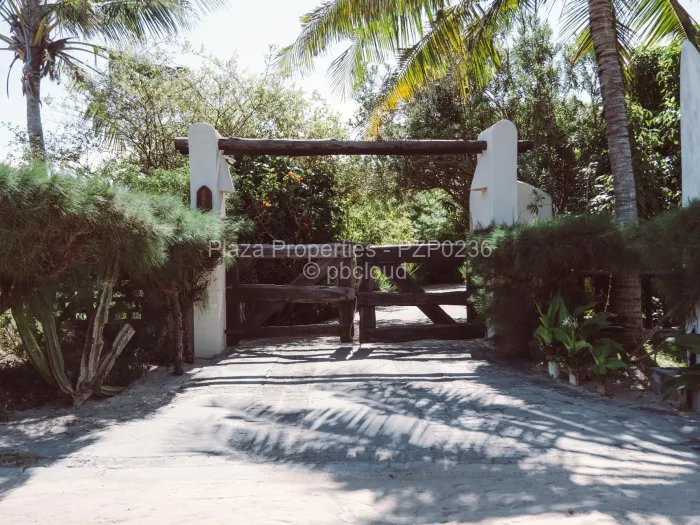 Warehouse/Industrial for Sale in Macuti, Macuti