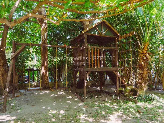 Warehouse/Industrial for Sale in Macuti, Macuti