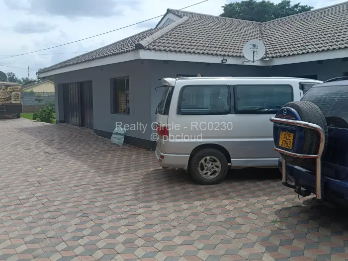 5 Bedroom House for Sale in Hatfield, Harare