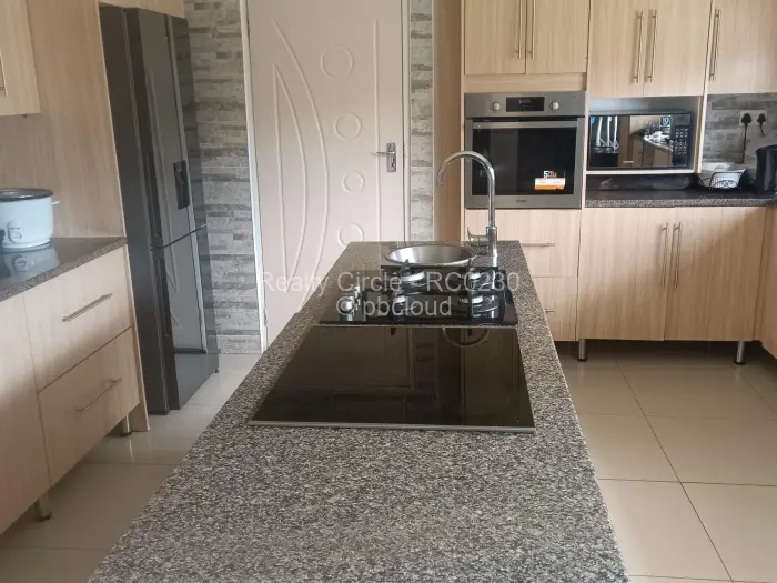 5 Bedroom House for Sale in Hatfield, Harare