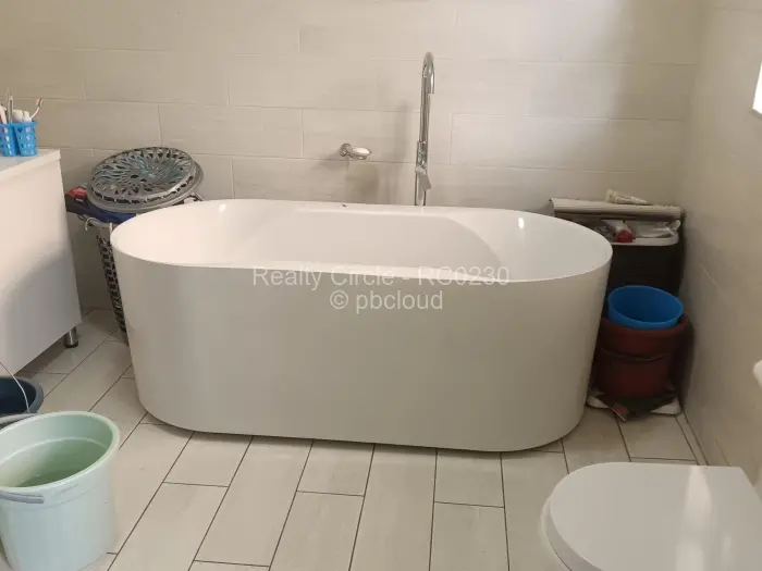 5 Bedroom House for Sale in Hatfield, Harare