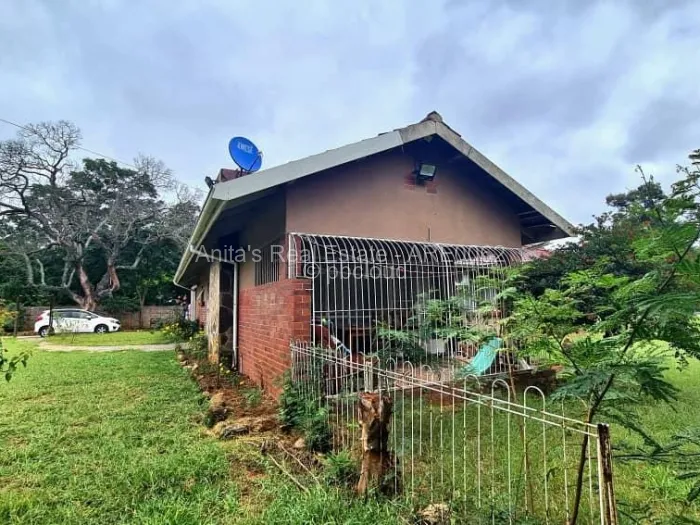 4 Bedroom House for Sale in Burnside, Bulawayo