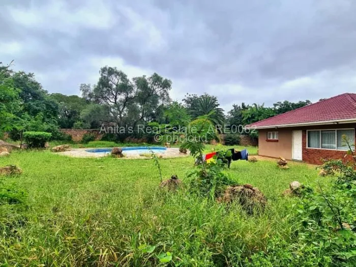 4 Bedroom House for Sale in Burnside, Bulawayo