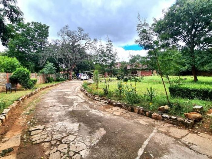 4 Bedroom House for Sale in Burnside, Bulawayo