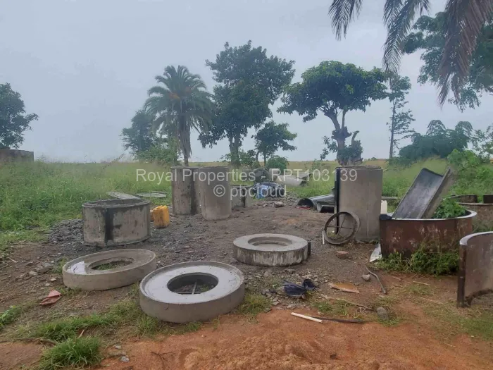 Commercial Stand for Sale in Norton, Norton