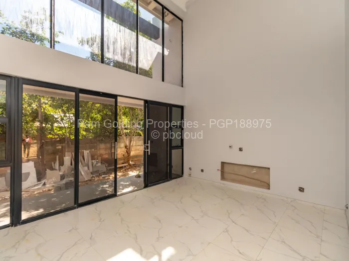 Townhouse/Complex/Cluster for Sale in Highlands, Harare