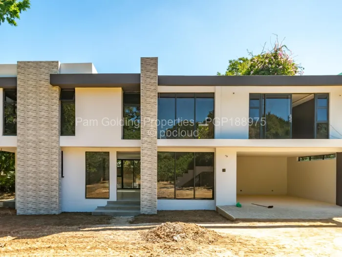 Townhouse/Complex/Cluster for Sale in Highlands, Harare