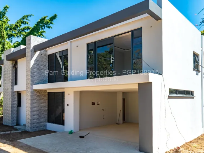 Townhouse/Complex/Cluster for Sale in Highlands, Harare