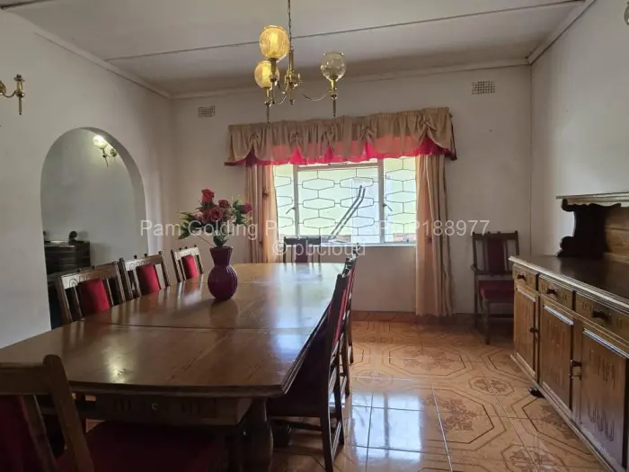 4 Bedroom House for Sale in Highmount, Bulawayo