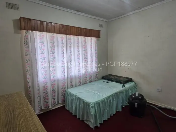 4 Bedroom House for Sale in Highmount, Bulawayo