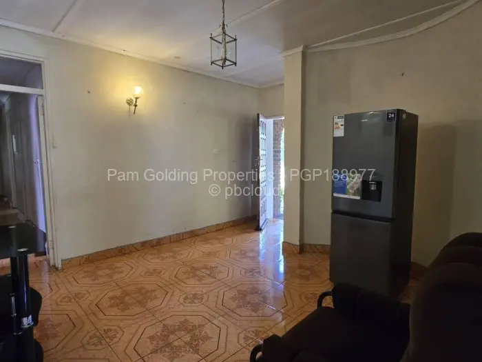 4 Bedroom House for Sale in Highmount, Bulawayo