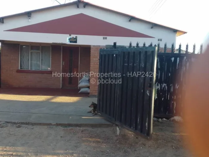 4 Bedroom House for Sale in Redcliff, Redcliff
