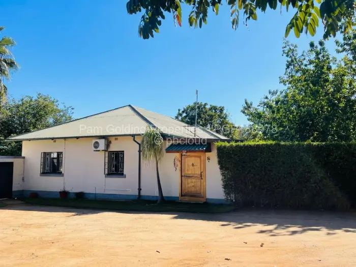3 Bedroom House for Sale in Hillcrest, Bulawayo