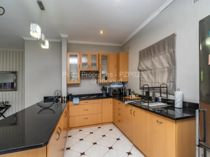 5 Bedroom House for Sale in Alexandra Park, Harare