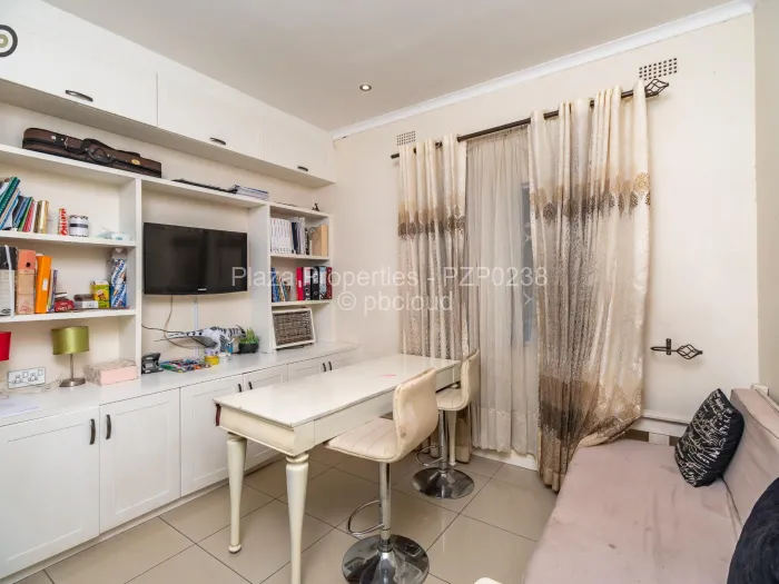 5 Bedroom House for Sale in Alexandra Park, Harare