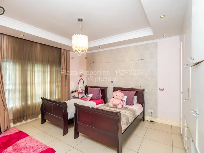 5 Bedroom House for Sale in Alexandra Park, Harare