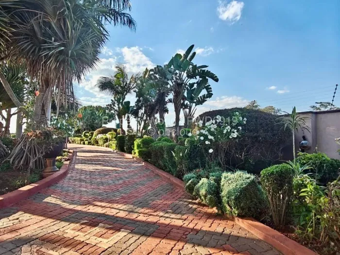 6 Bedroom House for Sale in Shawasha Hills, Harare