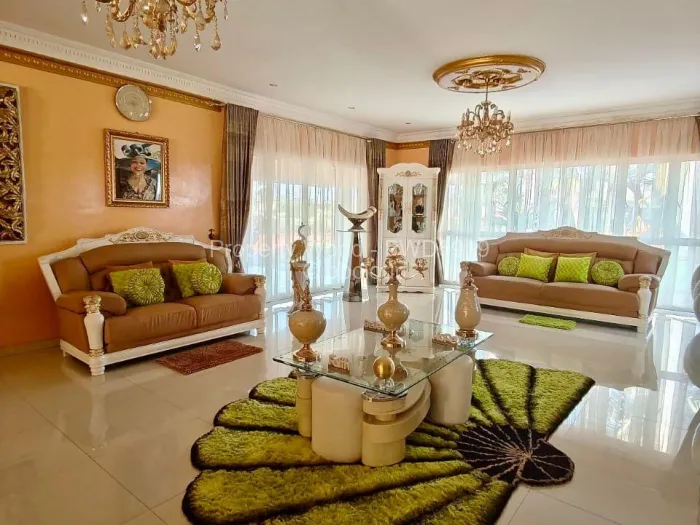 6 Bedroom House for Sale in Shawasha Hills, Harare
