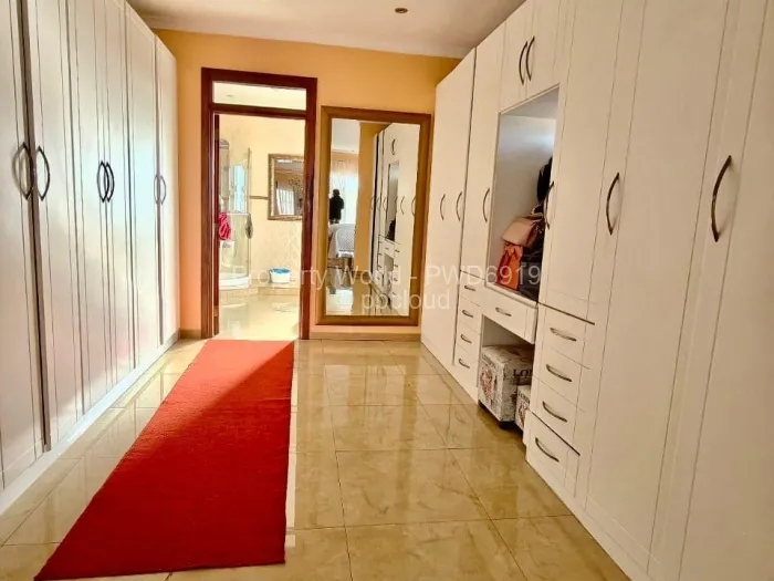 6 Bedroom House for Sale in Shawasha Hills, Harare