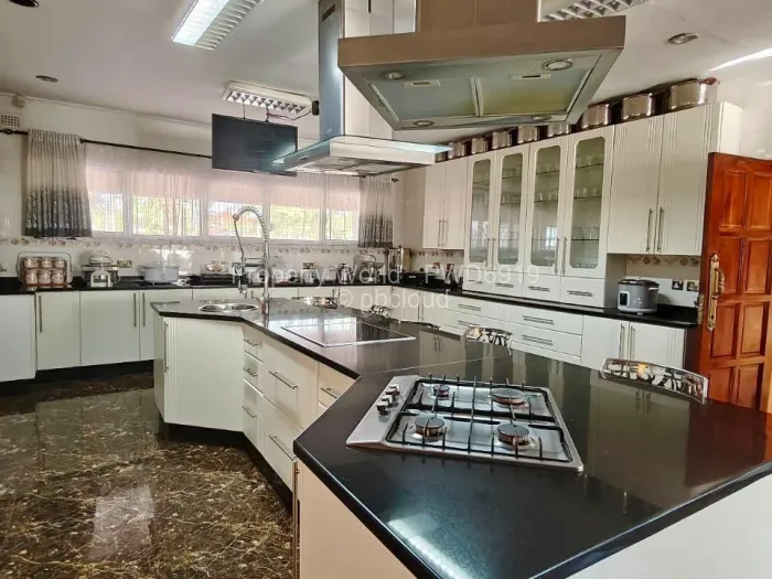 6 Bedroom House for Sale in Shawasha Hills, Harare