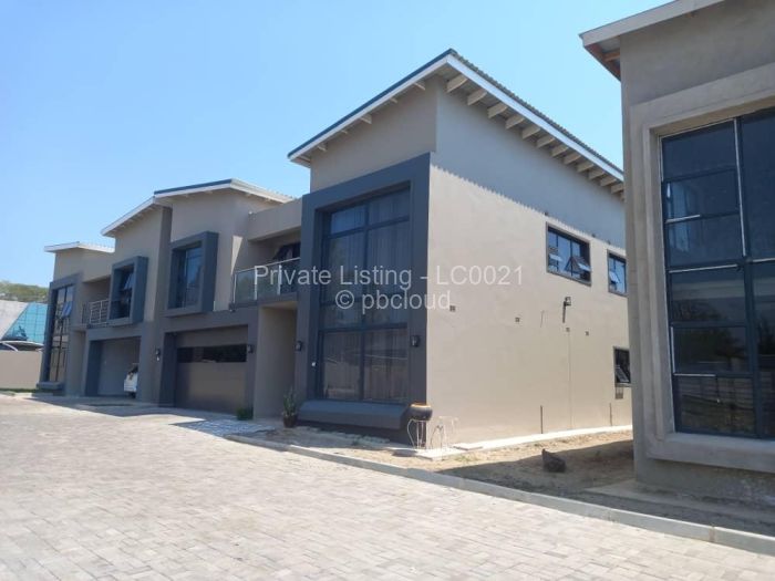 Townhouse/Cluster for Sale in Highlands, Harare