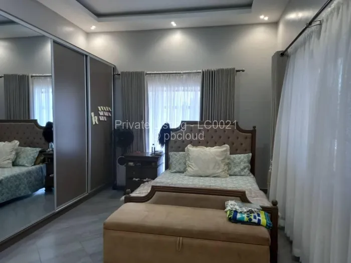 Townhouse/Complex/Cluster for Sale in Highlands, Harare