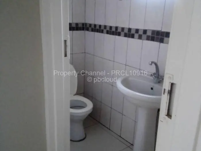 Flat/Apartment to Rent in Newlands, Harare