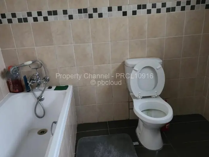 Flat/Apartment to Rent in Newlands, Harare