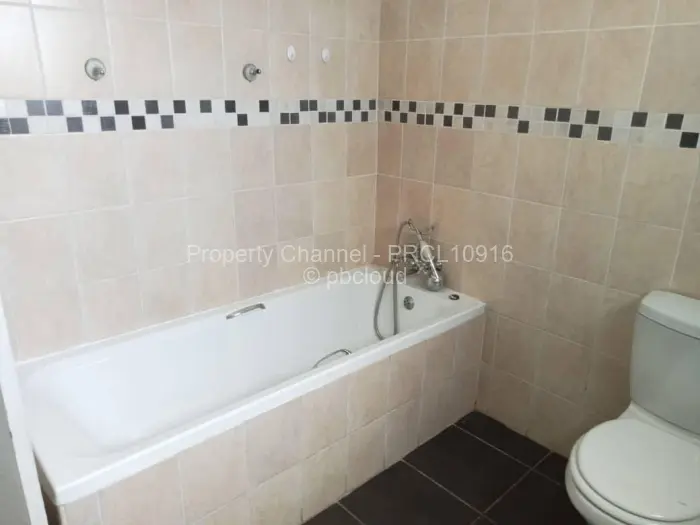 Flat/Apartment to Rent in Newlands, Harare