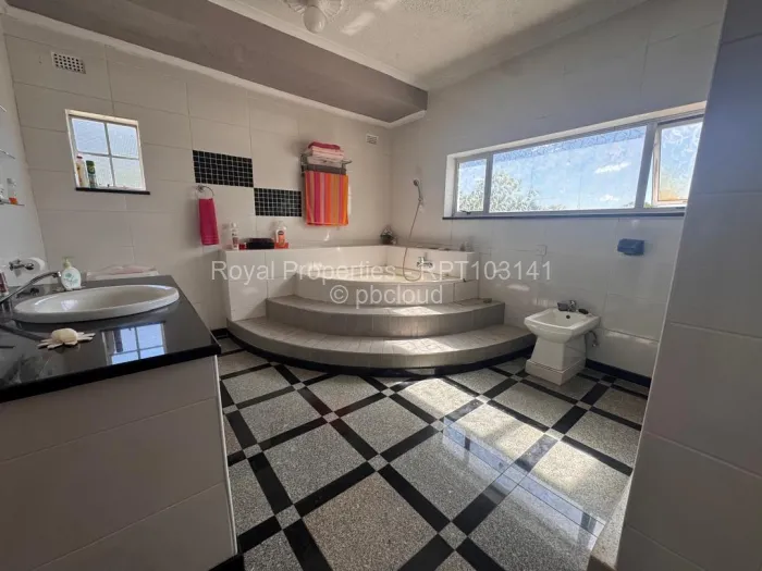 4 Bedroom House for Sale in Glen Lorne, Harare