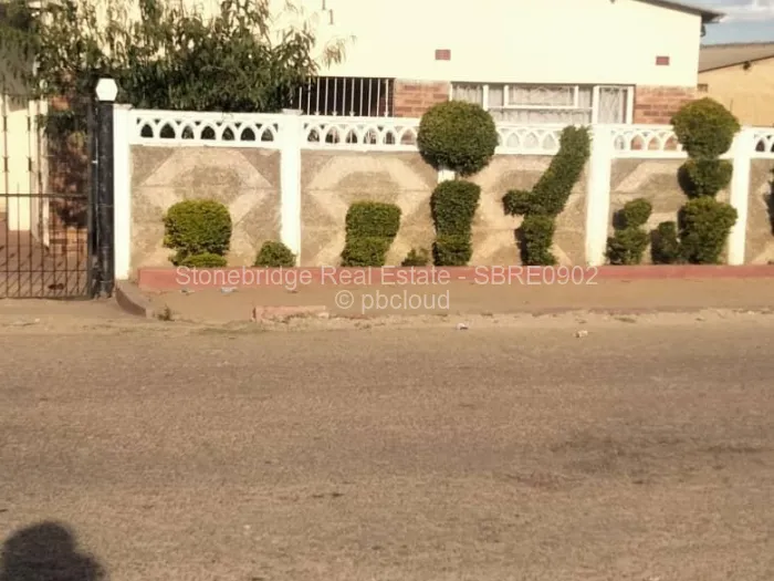 4 Bedroom House for Sale in Nkulumane, Bulawayo