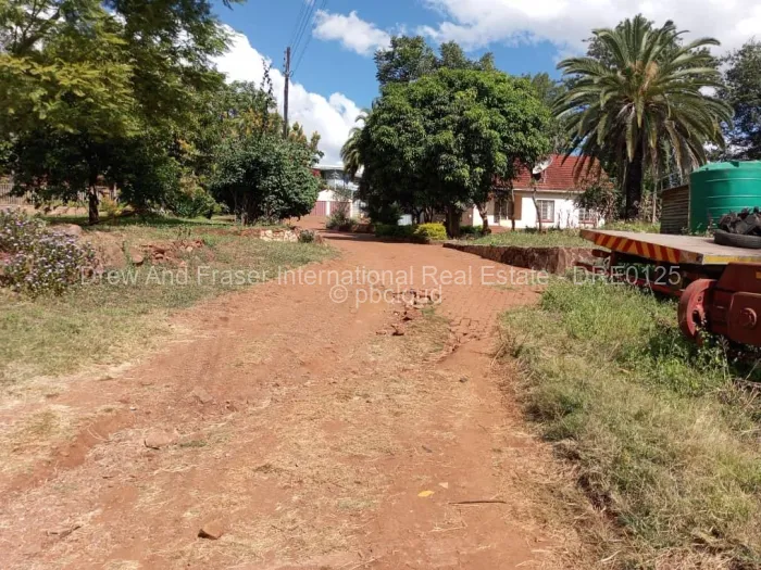 Stand for Sale in Shawasha Hills, Harare