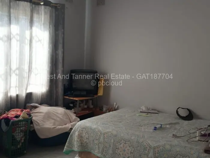 4 Bedroom House for Sale in Chitungwiza, Chitungwiza