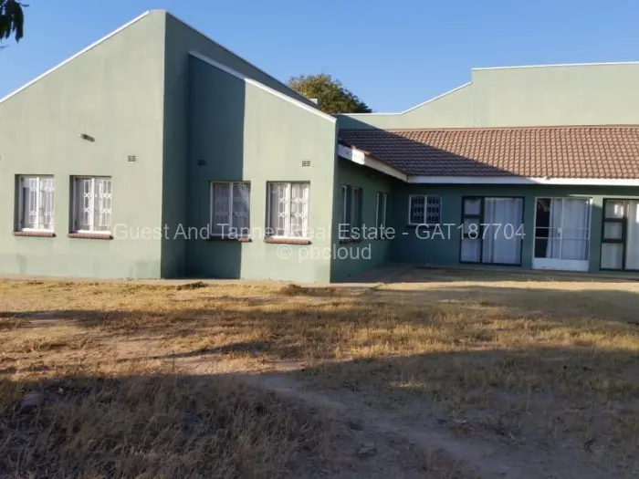 4 Bedroom House for Sale in Chitungwiza, Chitungwiza