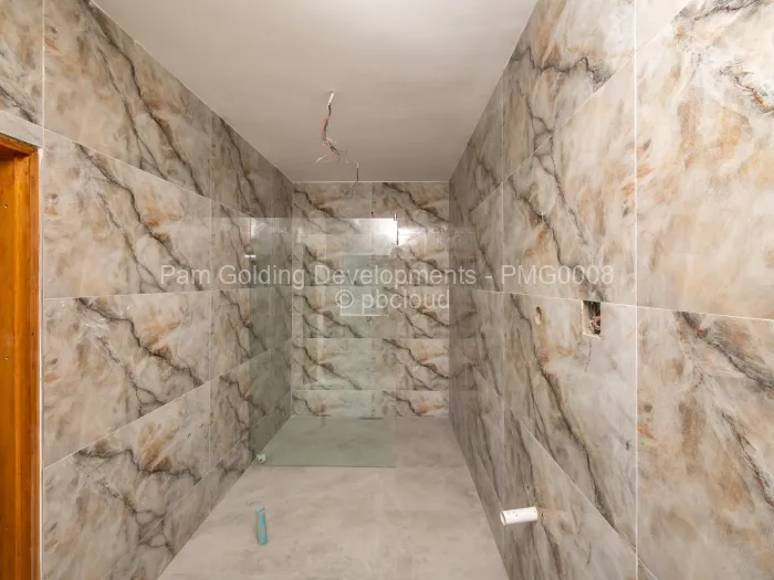 Townhouse/Complex/Cluster for Sale in Highlands, Harare