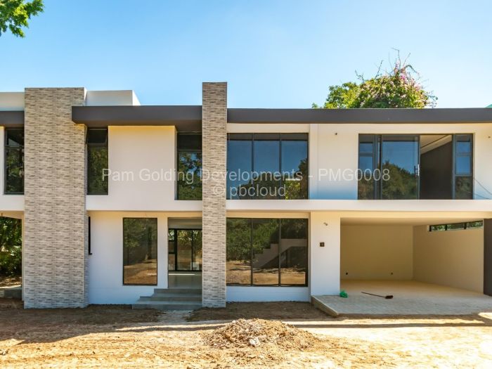 Townhouse/Cluster for Sale in Highlands, Harare